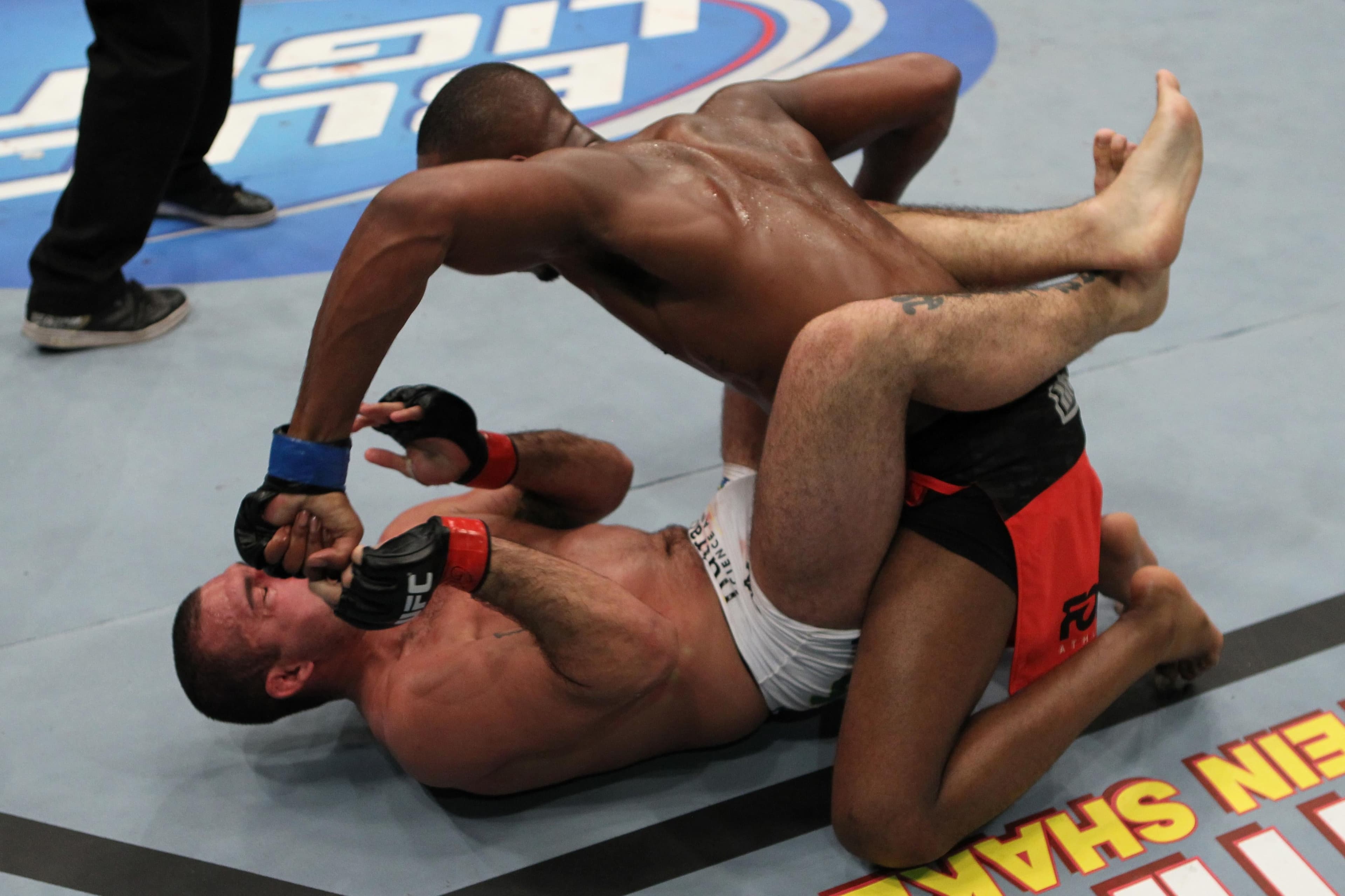 UFC 128
SHOGUN
vs
JONES