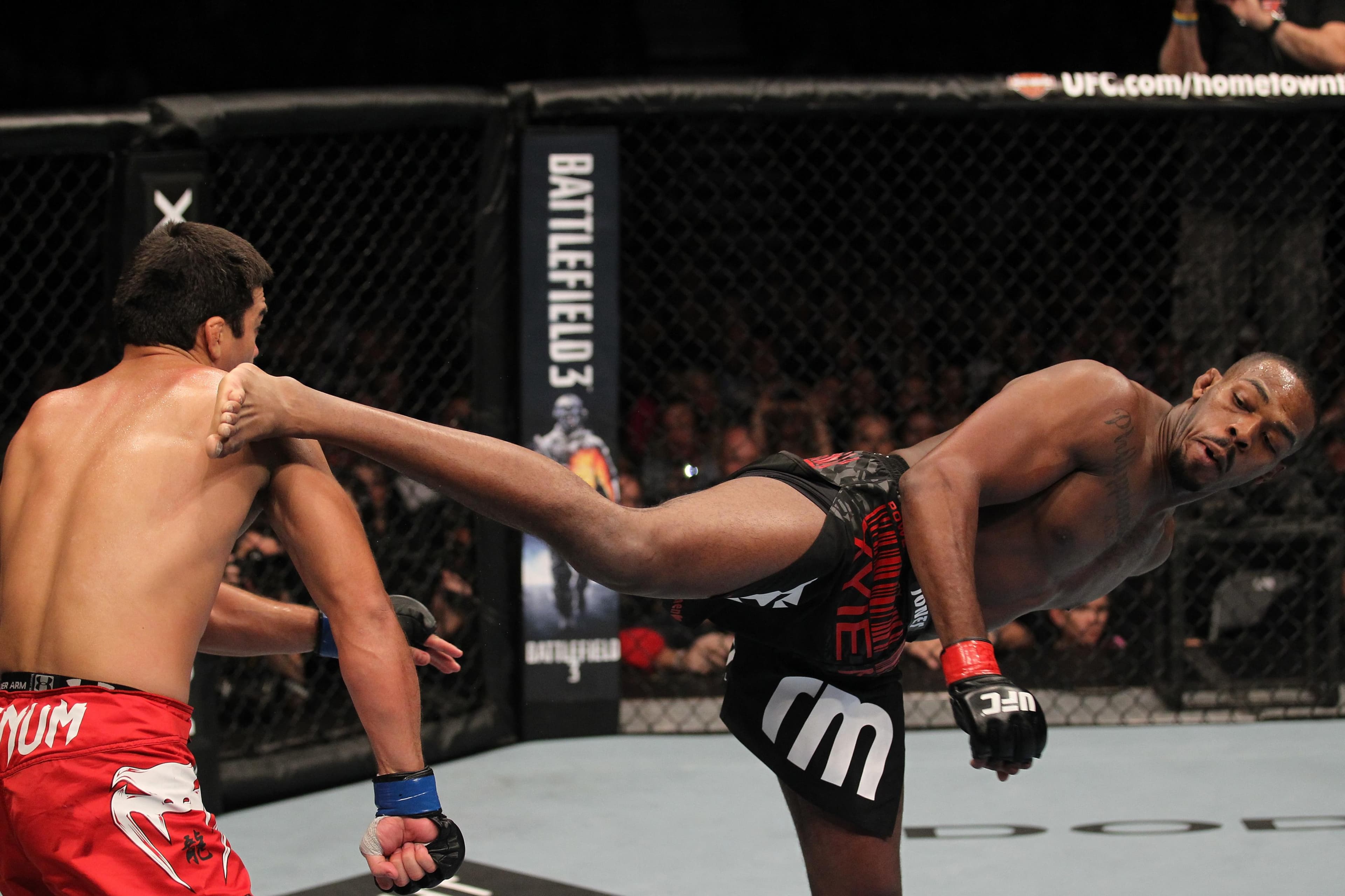 UFC 140
Jones
vs
Machida