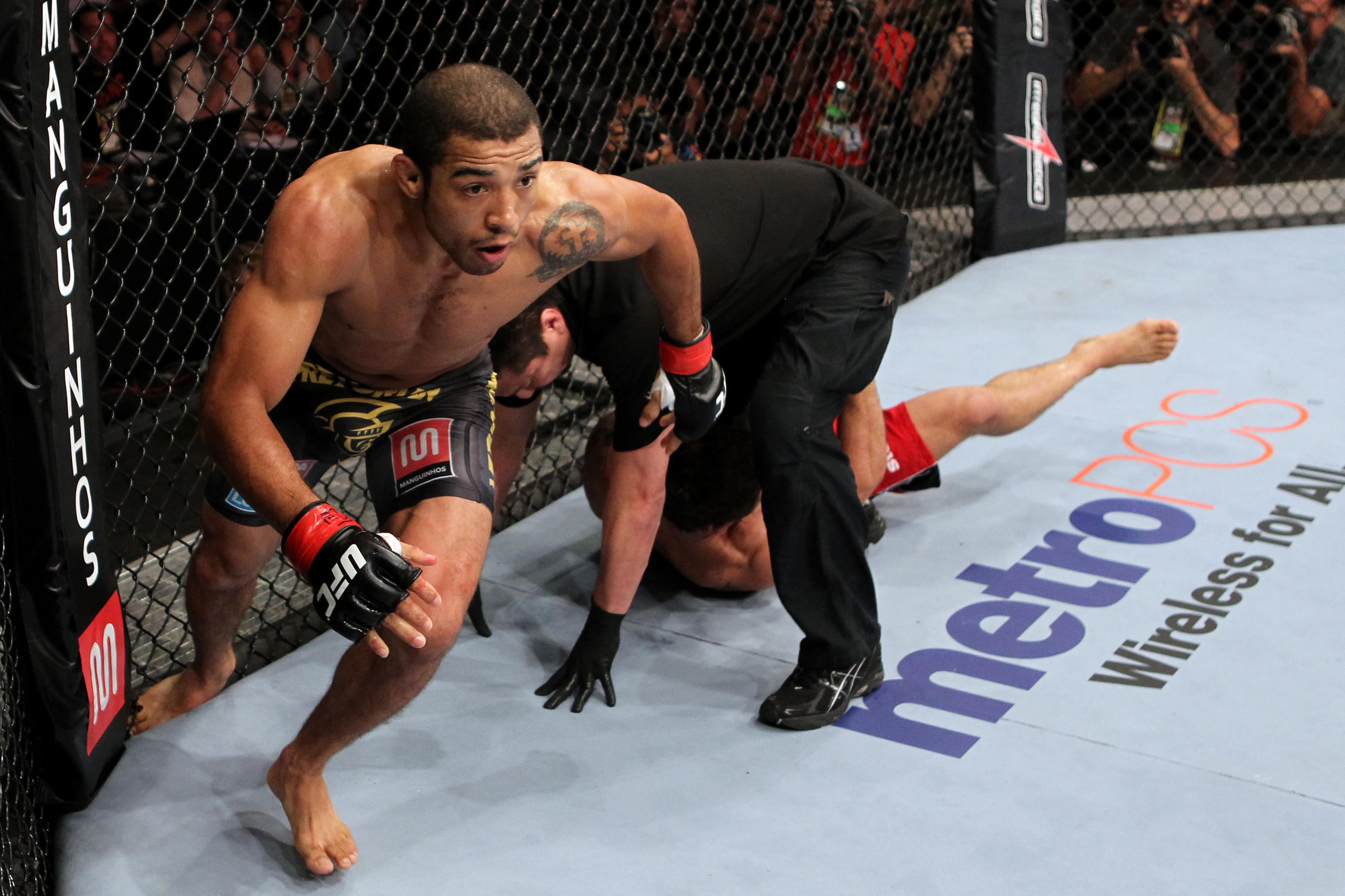 UFC 142
Aldo
vs
Mendes