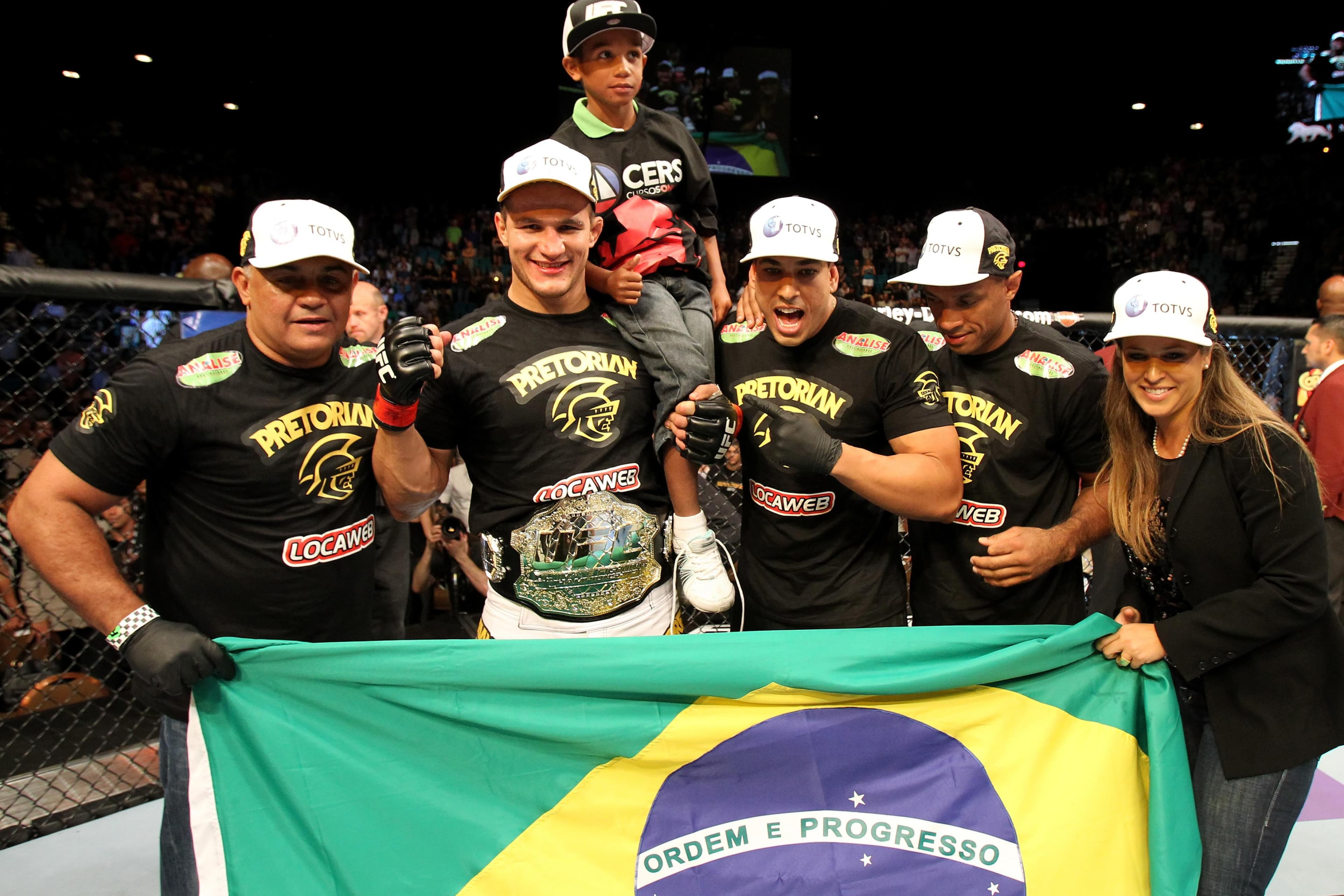 UFC 146
Dos Santos
vs
Mir