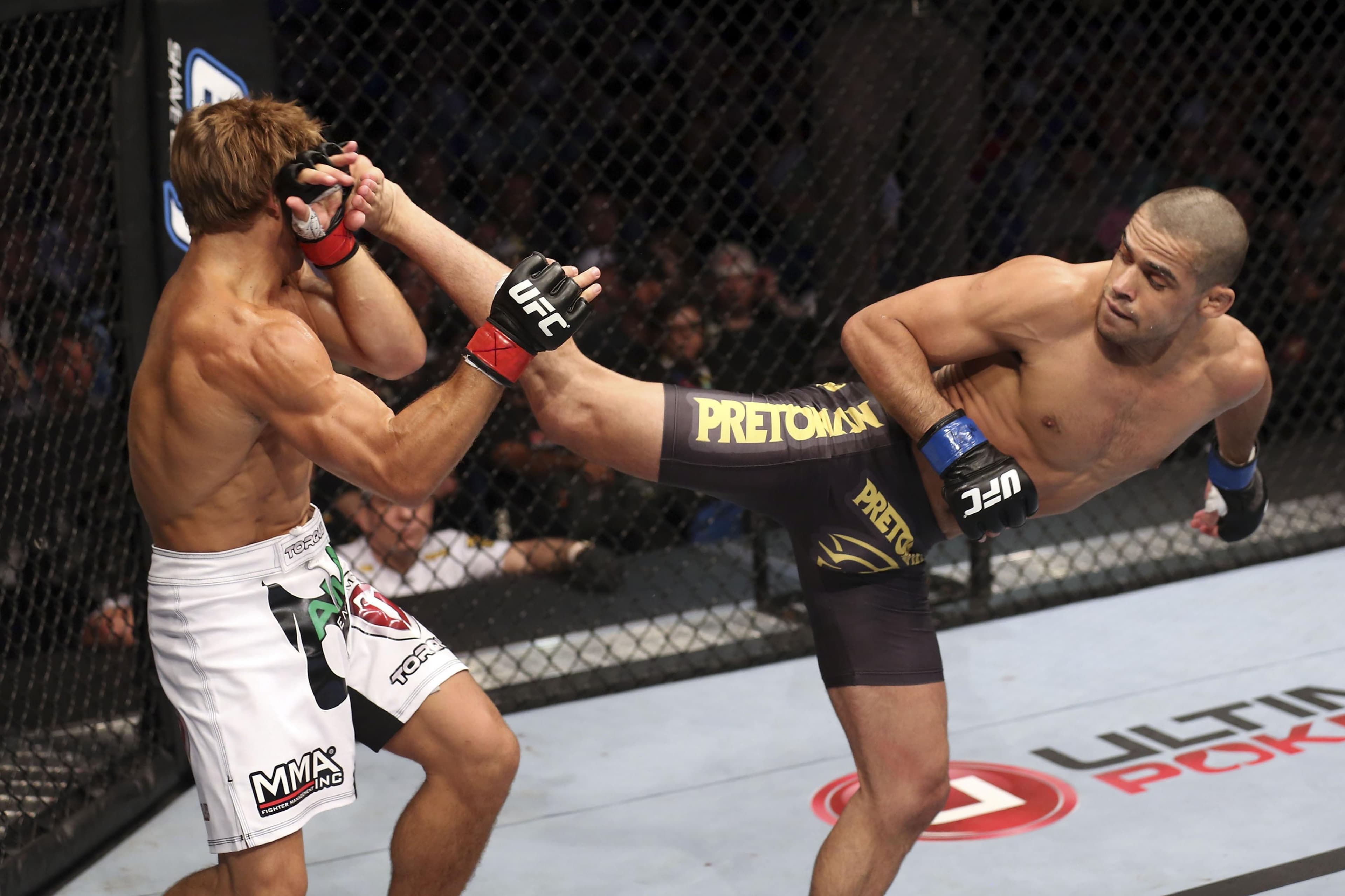UFC 149
Faber
vs
Barao