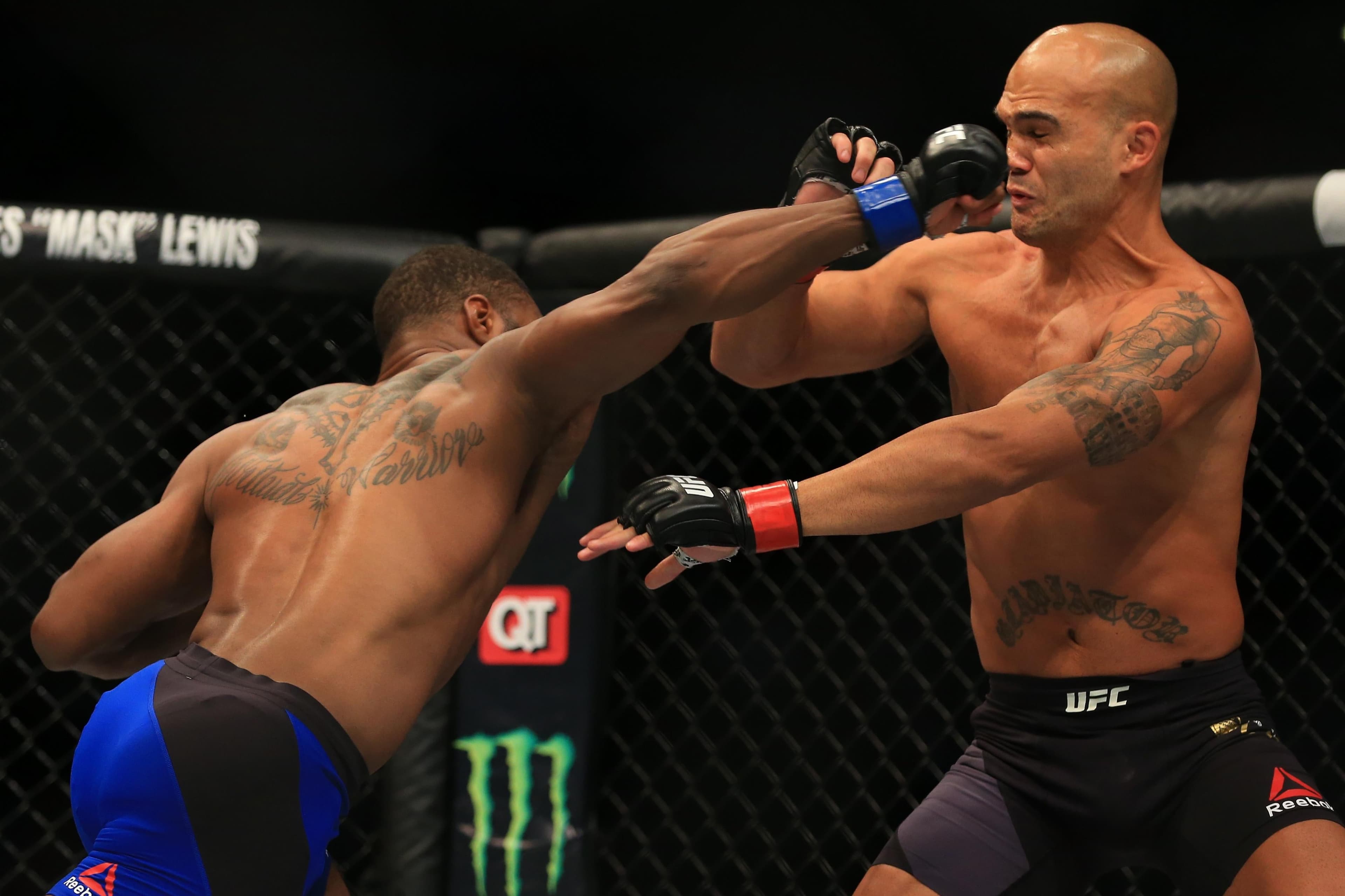 UFC 201
Lawler
vs
Woodley
