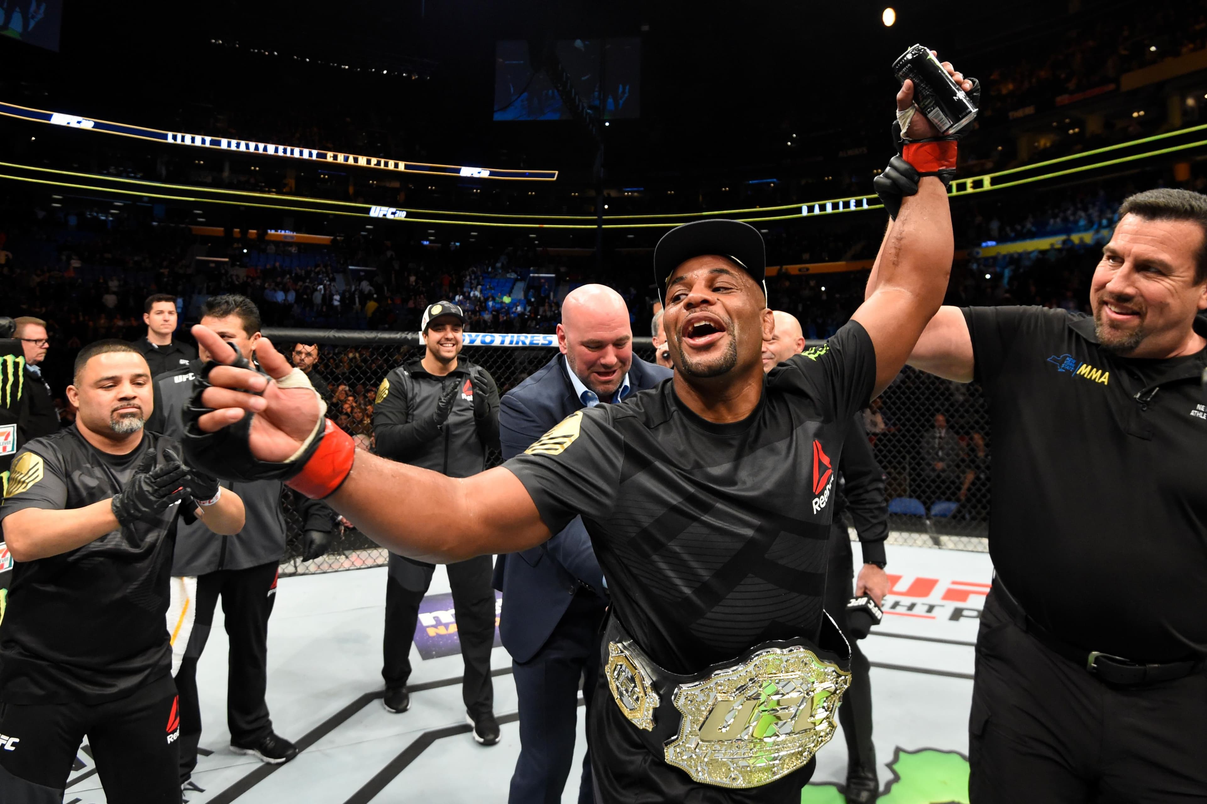 UFC 210
Cormier
vs
Johnson 2