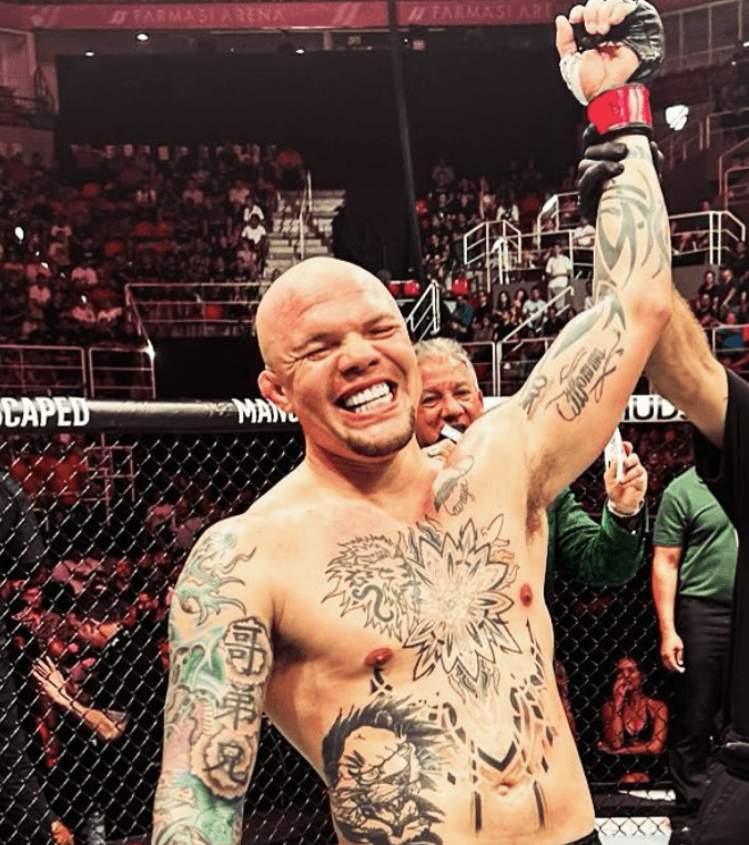 Anthony Smith